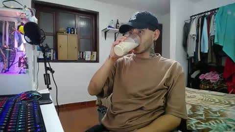 Snapshot of esjrobles chatting on January 2025 02:19:01 AM Esteban online show from January 2025 02:19:01 AM