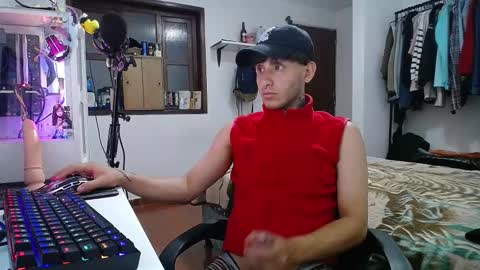 Snapshot of esjrobles chatting on January 2025 05:15:02 AM Esteban online show from January 2025 05:15:02 AM