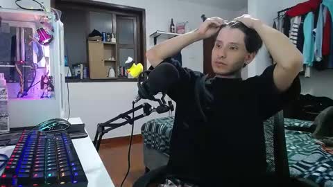 Snapshot of esjrobles chatting on January 2025 02:22:01 AM Esteban online show from January 2025 02:22:01 AM