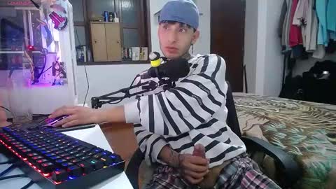 Snapshot of esjrobles chatting on January 2025 09:39:02 AM Esteban online show from January 2025 09:39:02 AM