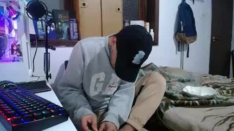 Snapshot of esjrobles chatting on January 2025 04:48:01 AM Esteban online show from January 2025 04:48:01 AM
