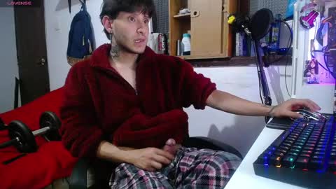 Snapshot of esjrobles chatting on February 2025 12:32:02 PM Esteban online show from February 2025 12:32:02 PM