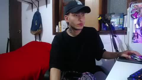 Snapshot of esjrobles chatting on February 2025 10:48:01 PM Esteban online show from February 2025 10:48:01 PM