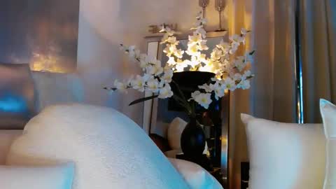 Esther online show from March 2025 09:48:02 PM