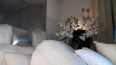 Esther online show from March 2025 12:53:01 AM