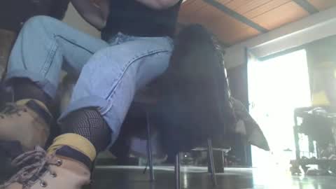 Eskela911 online show from February 2025 04:31:01 PM