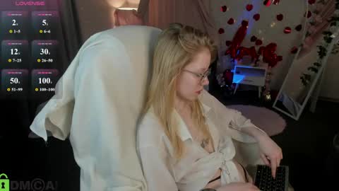 Snapshot of esme_runn chatting on April 2026 03:20:01 AM Esme Runn online show from April 2026 03:20:01 AM