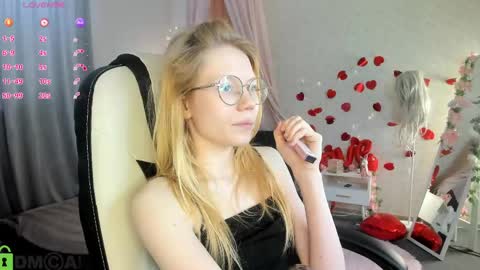 Snapshot of esme_runn chatting on May 2026 03:03:01 AM Esme Runn online show from May 2026 03:03:01 AM