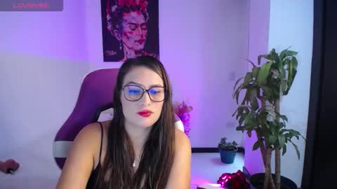 Esmeralda online show from November 2025 07:56:02 PM