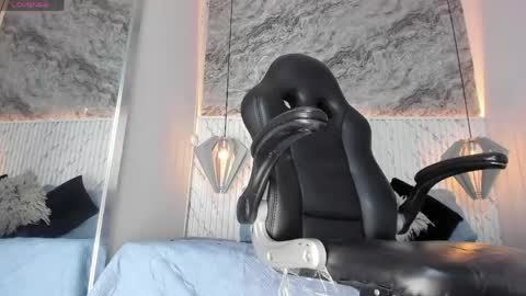 Esmeralda online show from May 2026 08:36:02 PM