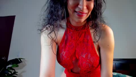 Snapshot of esmeralda_h chatting on December 2024 03:47:02 AM K E Y R A independent model online show from December 2024 03:47:02 AM