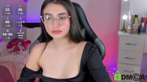 Esmeralda online show from June 2026 04:01:01 PM