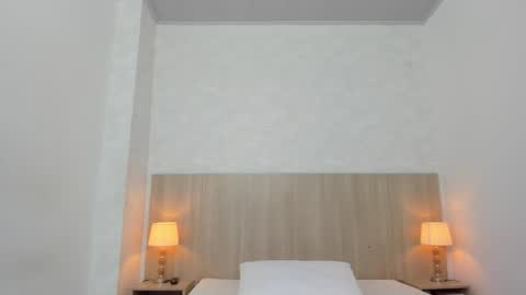 Esmeralda online show from January 2026 07:19:01 PM