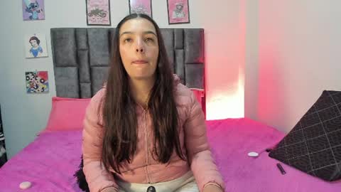 Perla online show from June 2026 11:13:01 PM