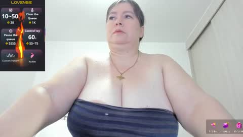 Snapshot of esmeraldo_mfc chatting on June 2026 10:09:02 PM Esmeralda online show from June 2026 10:09:02 PM