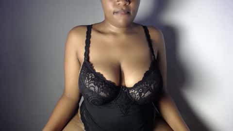 Esme online show from May 2026 11:15:01 AM