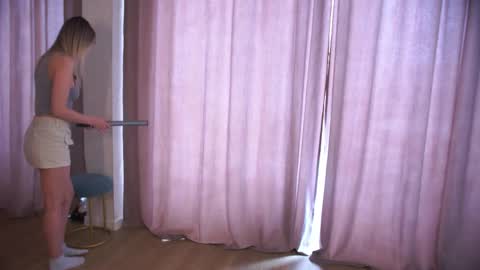 How was your Christmas online show from April 2026 04:28:01 AM