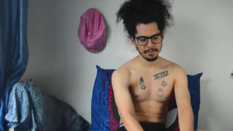 Snapshot of esnaider_man chatting on February 2025 05:13:02 PM Esnider online show from February 2025 05:13:02 PM