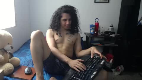 Esnider online show from April 2026 06:58:01 PM