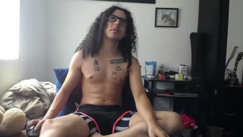 Esnider online show from July 2026 04:47:01 PM