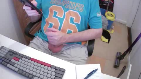 Snapshot of essex_wild chatting on November 2025 09:25:01 PM Morph online show from November 2025 09:25:01 PM