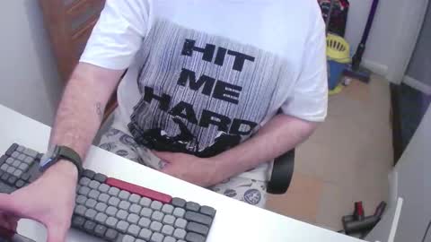 Snapshot of essex_wild chatting on November 2025 09:41:02 PM Morph online show from November 2025 09:41:02 PM