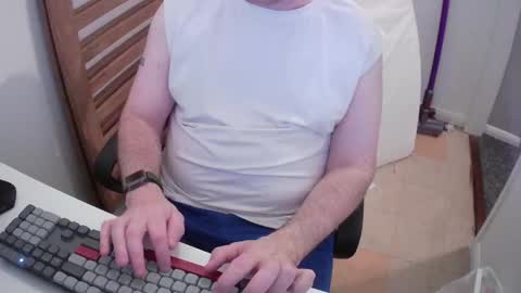Snapshot of essex_wild chatting on May 2026 07:41:01 PM Morph online show from May 2026 07:41:01 PM