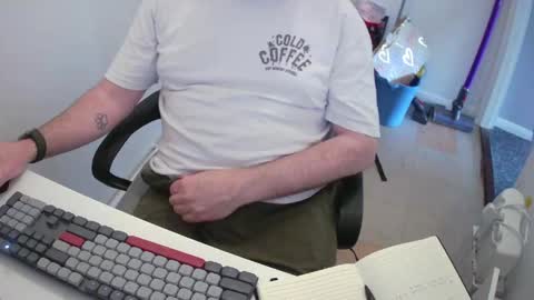 Snapshot of essex_wild chatting on May 2026 11:29:01 AM Morph online show from May 2026 11:29:01 AM