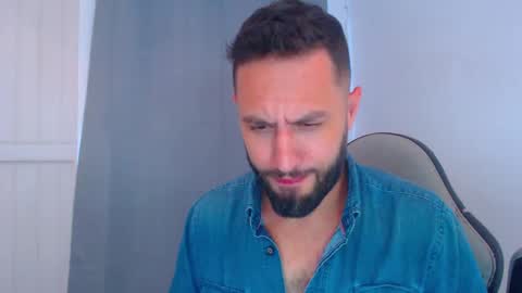 Snapshot of esteban7984068 chatting on December 2024 09:27:01 PM esteban online show from December 2024 09:27:01 PM