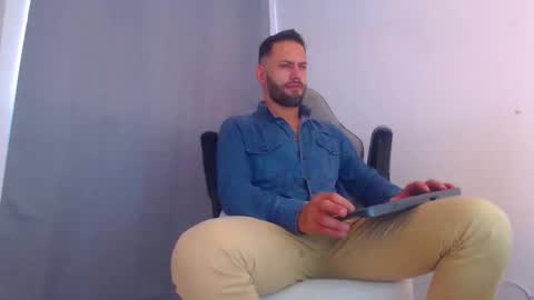 Snapshot of esteban7984068 chatting on January 2025 07:32:01 PM esteban online show from January 2025 07:32:01 PM