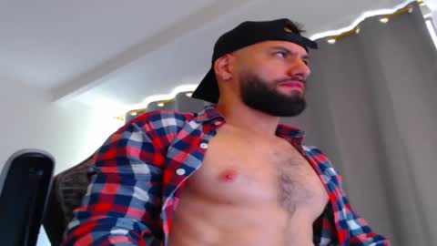 Snapshot of esteban7984068 chatting on November 2025 02:28:01 PM esteban online show from November 2025 02:28:01 PM