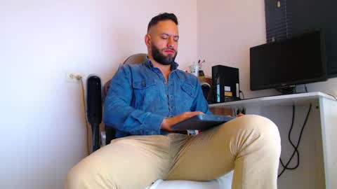 Snapshot of esteban7984068 chatting on February 2026 12:53:02 PM esteban online show from February 2026 12:53:02 PM