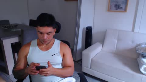 ESTEBAN online show from February 2025 04:00:02 PM