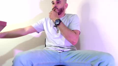 Esteban Fernandez online show from December 2024 01:00:01 PM