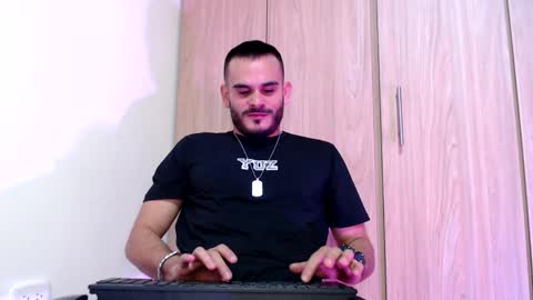 Esteban Fernandez online show from January 2025 04:20:01 AM