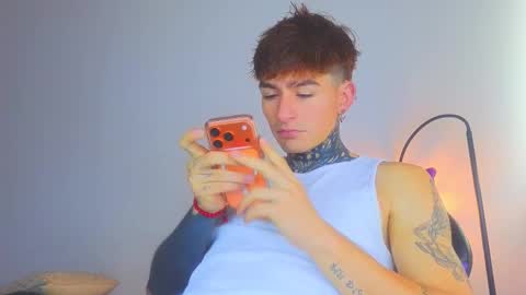 Snapshot of estebanchar_ chatting on December 2025 01:29:02 PM Esteban independent model online show from December 2025 01:29:02 PM