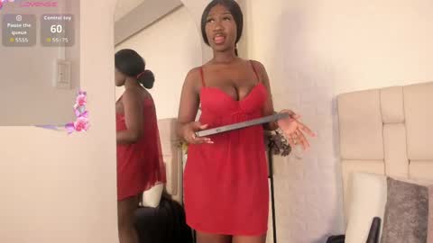 Snapshot of estefanyy_ chatting on May 2026 05:04:02 AM estefany online show from May 2026 05:04:02 AM