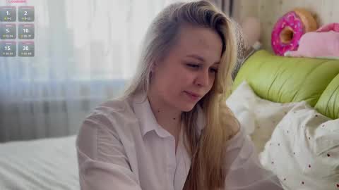 Estella online show from April 2026 02:58:01 AM