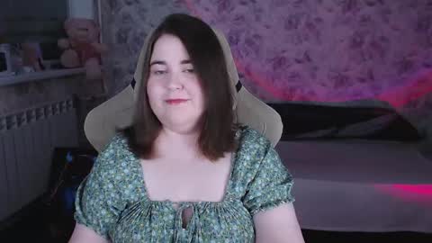 estelle_hicks online show from April 2026 06:57:02 PM