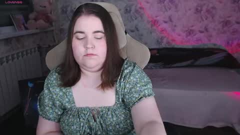 estelle_hicks online show from June 2026 06:53:01 PM