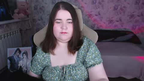 estelle_hicks online show from June 2026 07:19:01 PM