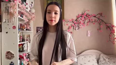 estellezdebski online show from July 2026 01:24:01 PM