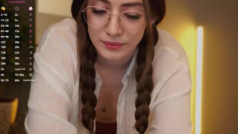 Ester online show from September 2025 01:17:01 AM