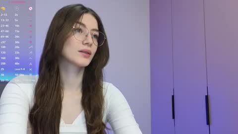 Ester online show from October 2025 07:59:01 PM