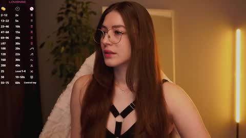 Ester online show from November 2025 01:27:02 AM