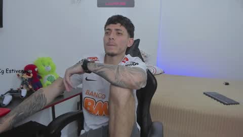 estivenvel online show from February 2026 10:53:01 PM