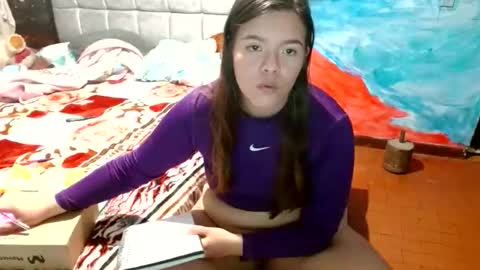 estrella1024 online show from March 2026 01:38:01 AM