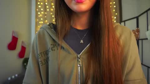 Snapshot of estrellabecnel chatting on December 2025 09:00:01 PM Anna online show from December 2025 09:00:01 PM