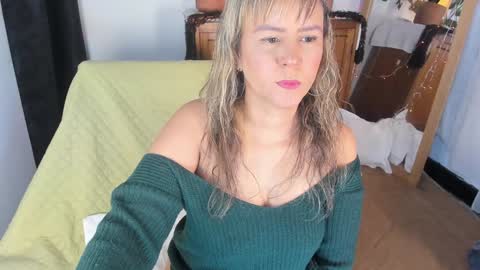 - E S T R E L L A  M I L F - online show from December 2024 04:08:02 AM