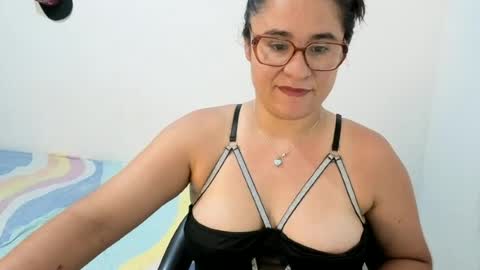 estrellajunior online show from July 2026 02:27:01 AM